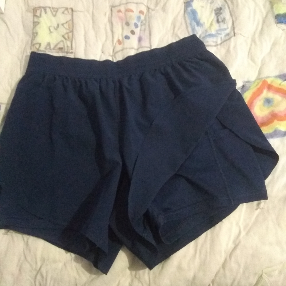 Navy running shorts with pocket